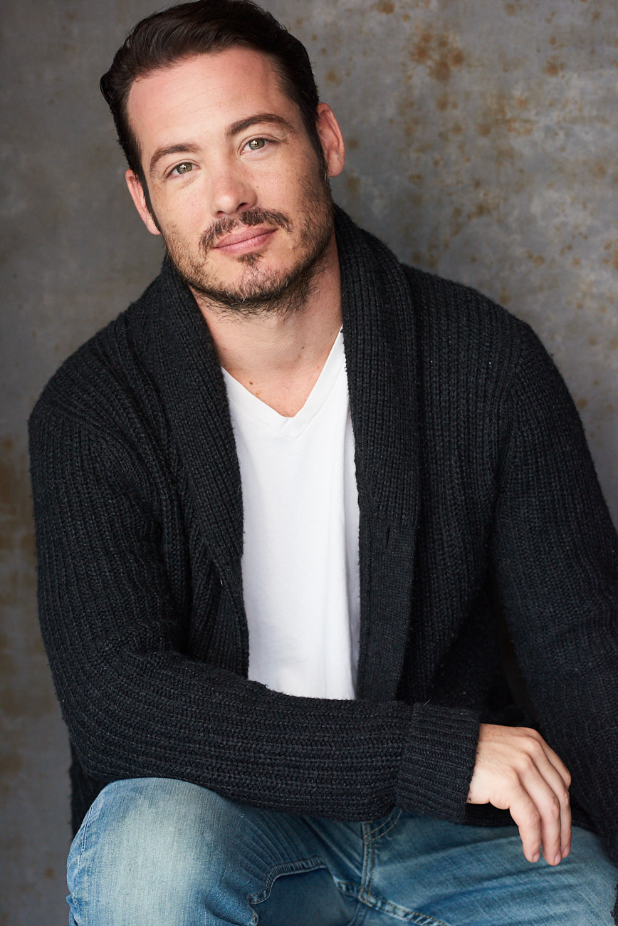 actor Mike Erwin large photo