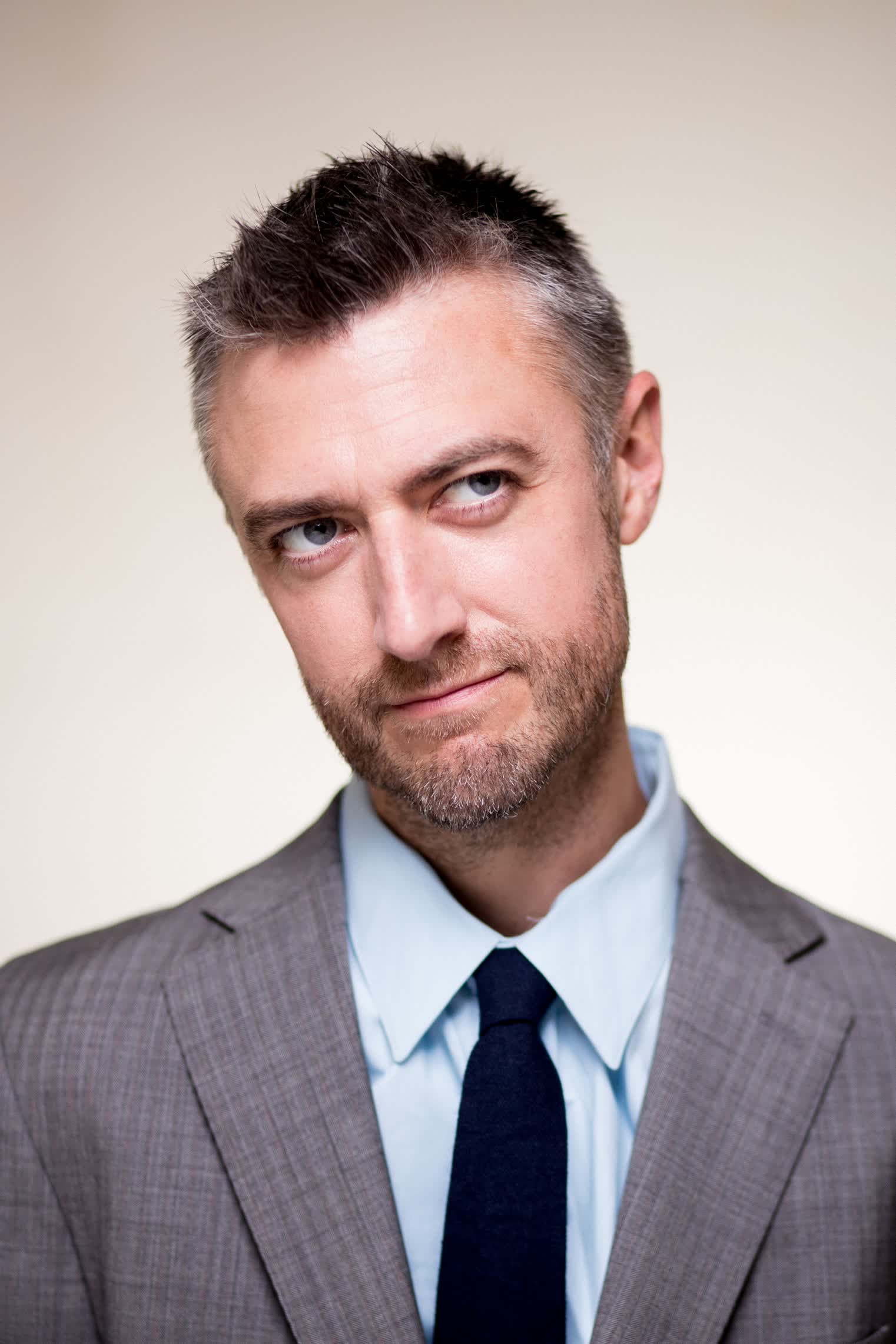 actor Sean Gunn large photo