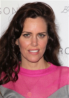 actor Ione Skye large photo