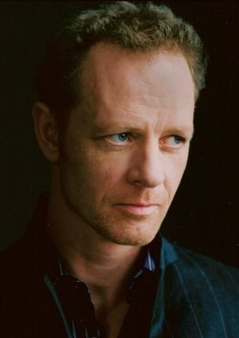 actor Aidan Devine large photo