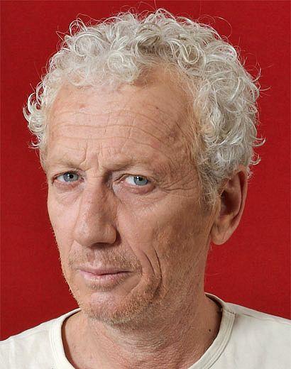 actor Moni Moshonov large photo