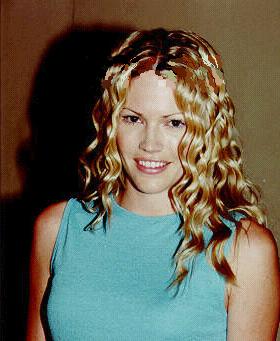 actor Kam Heskin large photo