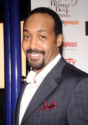 actor Jesse L. Martin large photo