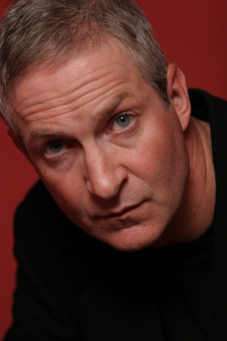 actor Oliver Muirhead large photo