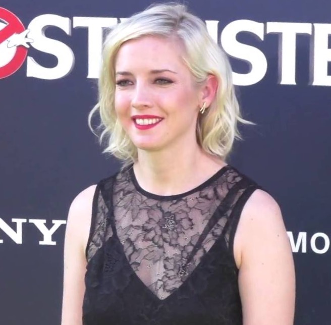 actor Katie Dippold large photo