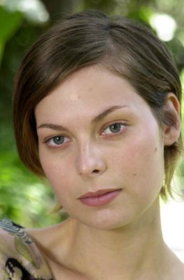 actor Carmen Llywelyn large photo