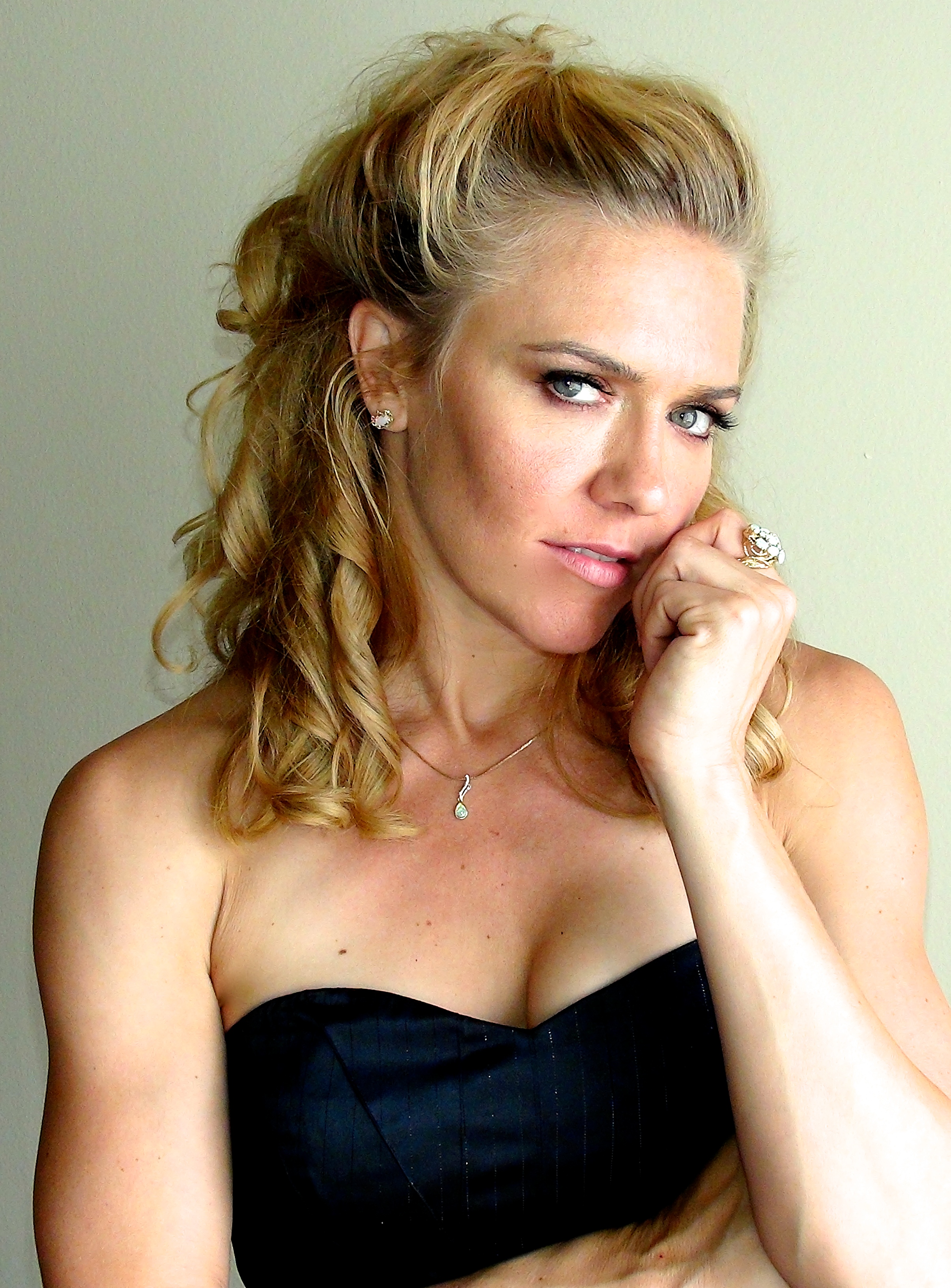 actor Dominique Swain large photo