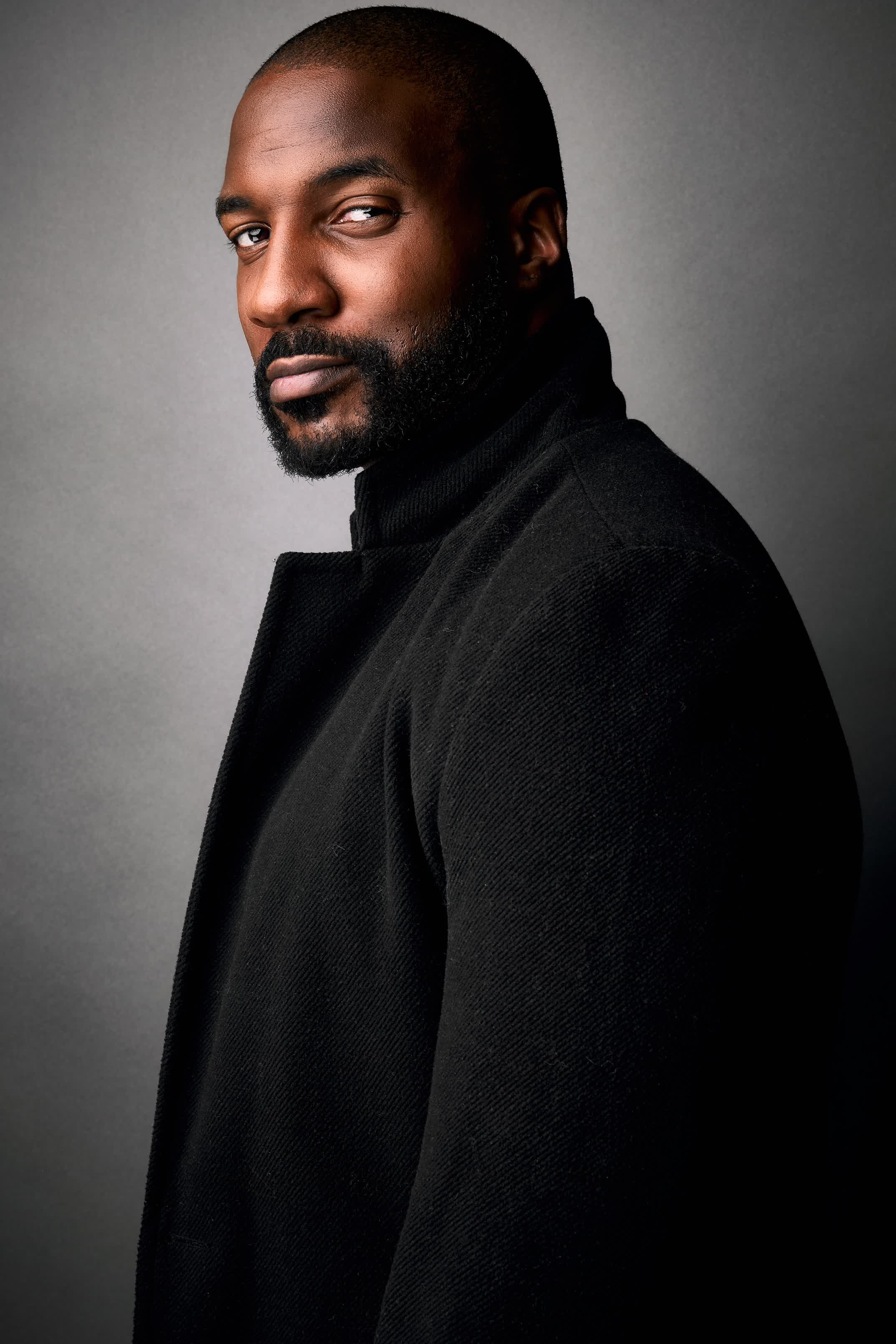 actor Eme Ikwuakor large photo