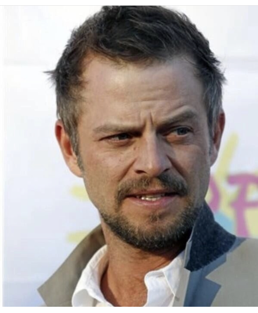 actor Carmine Giovinazzo large photo