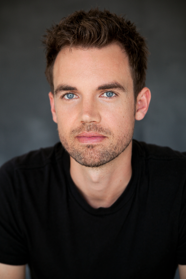 actor Tyler Hilton large photo