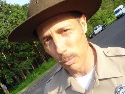 actor Jon Gries large photo