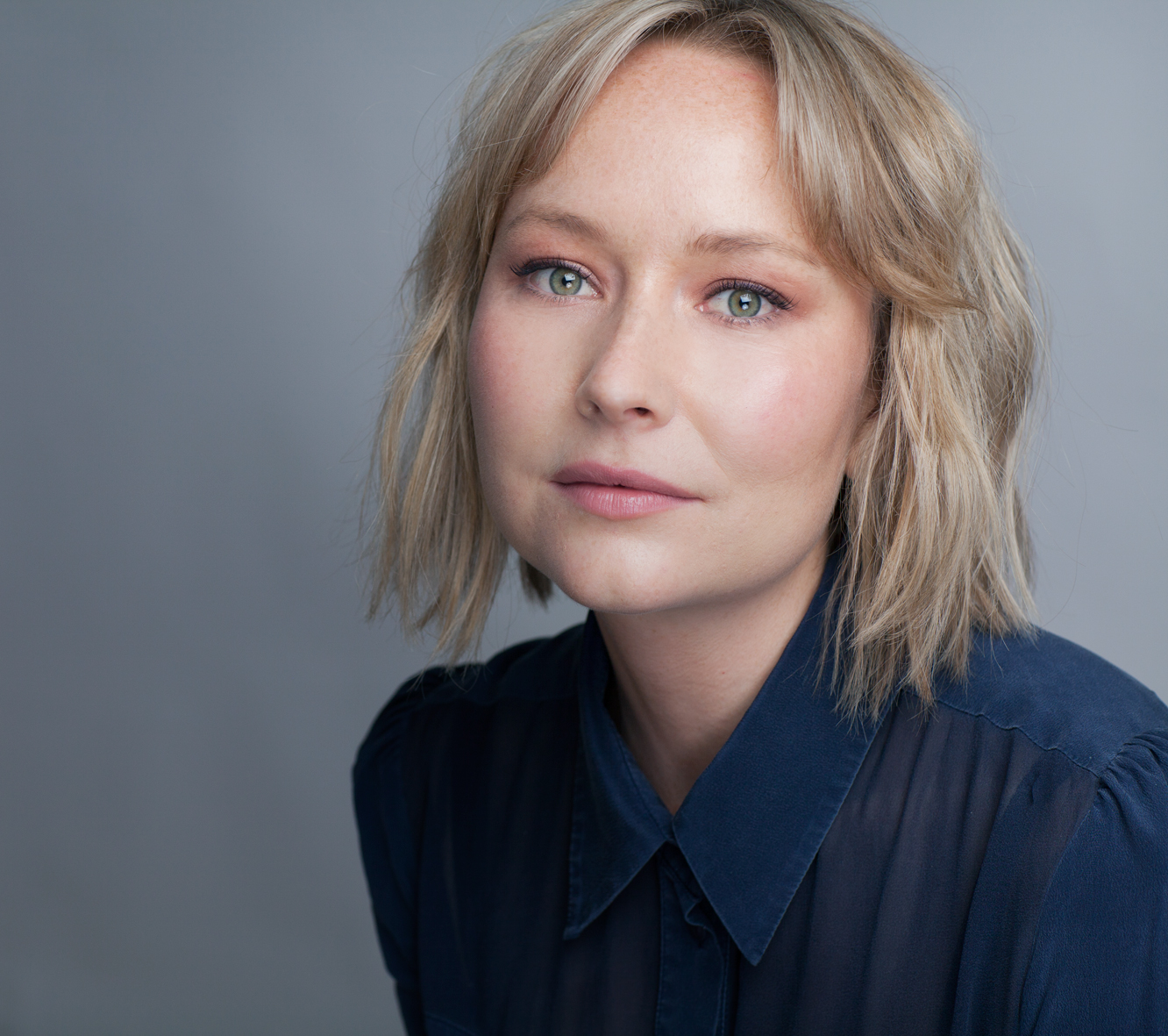 actor Fern Sutherland large photo