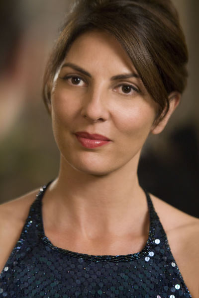 actor Gina Bellman large photo