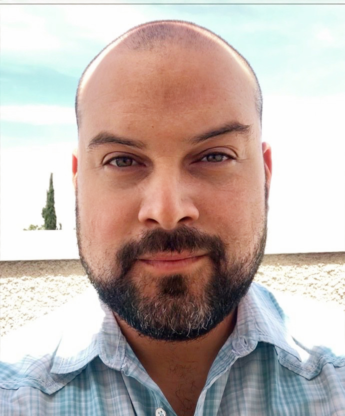 actor Max Adler large photo