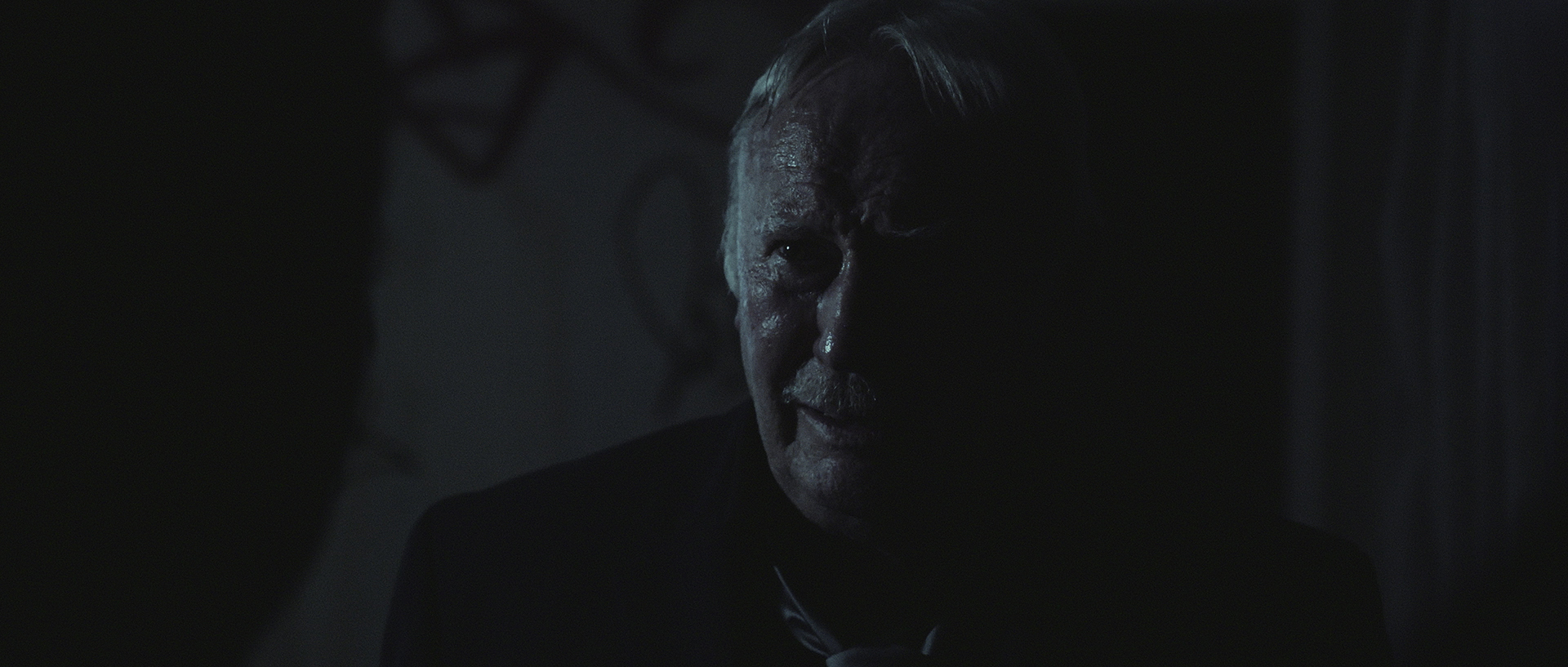 actor Paul Moriarty large photo