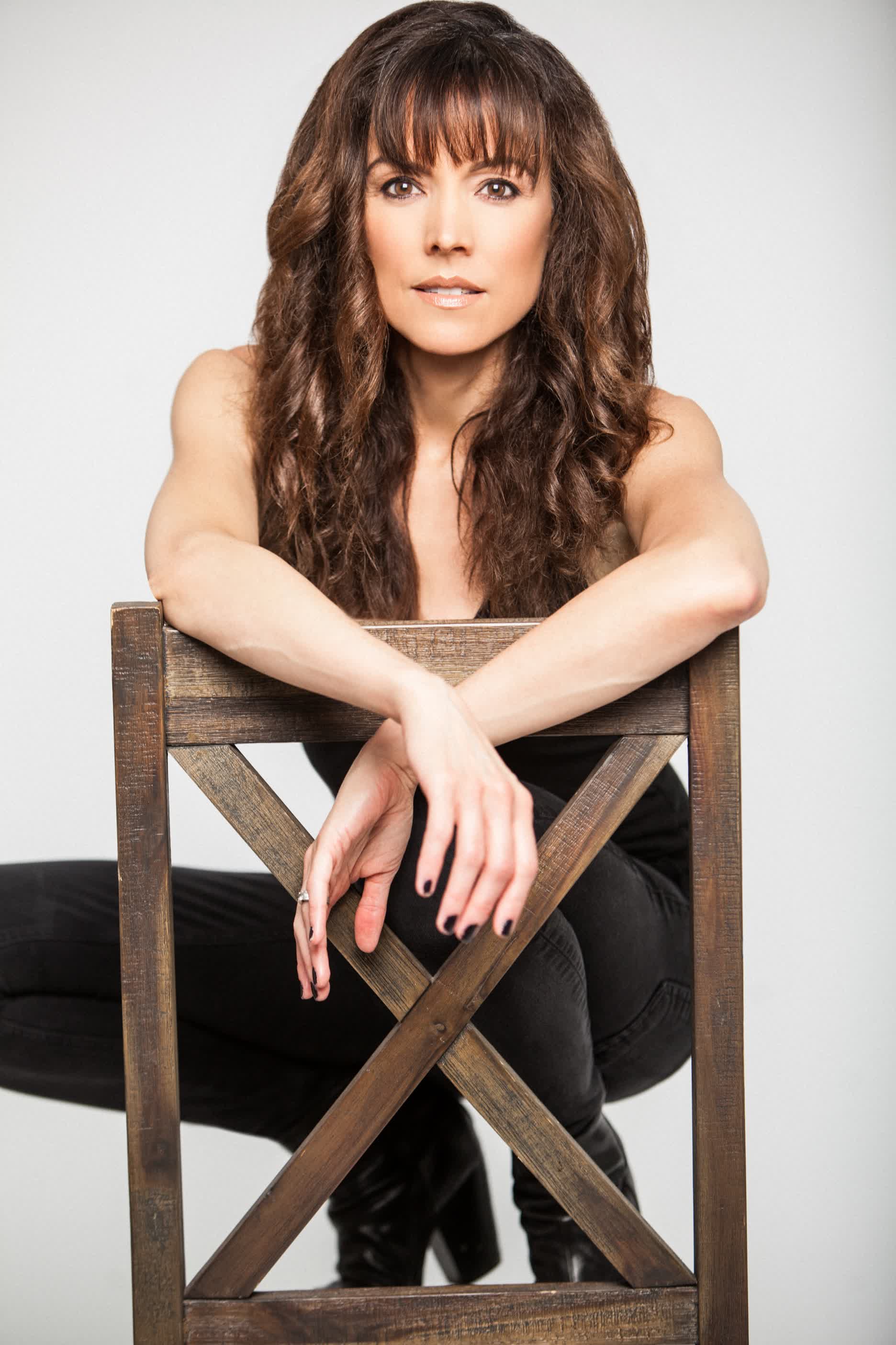 actor Liz Vassey large photo