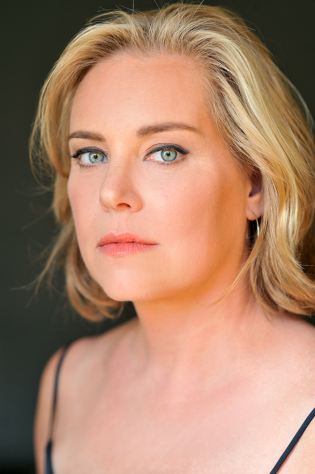 actor Zandy Hartig large photo