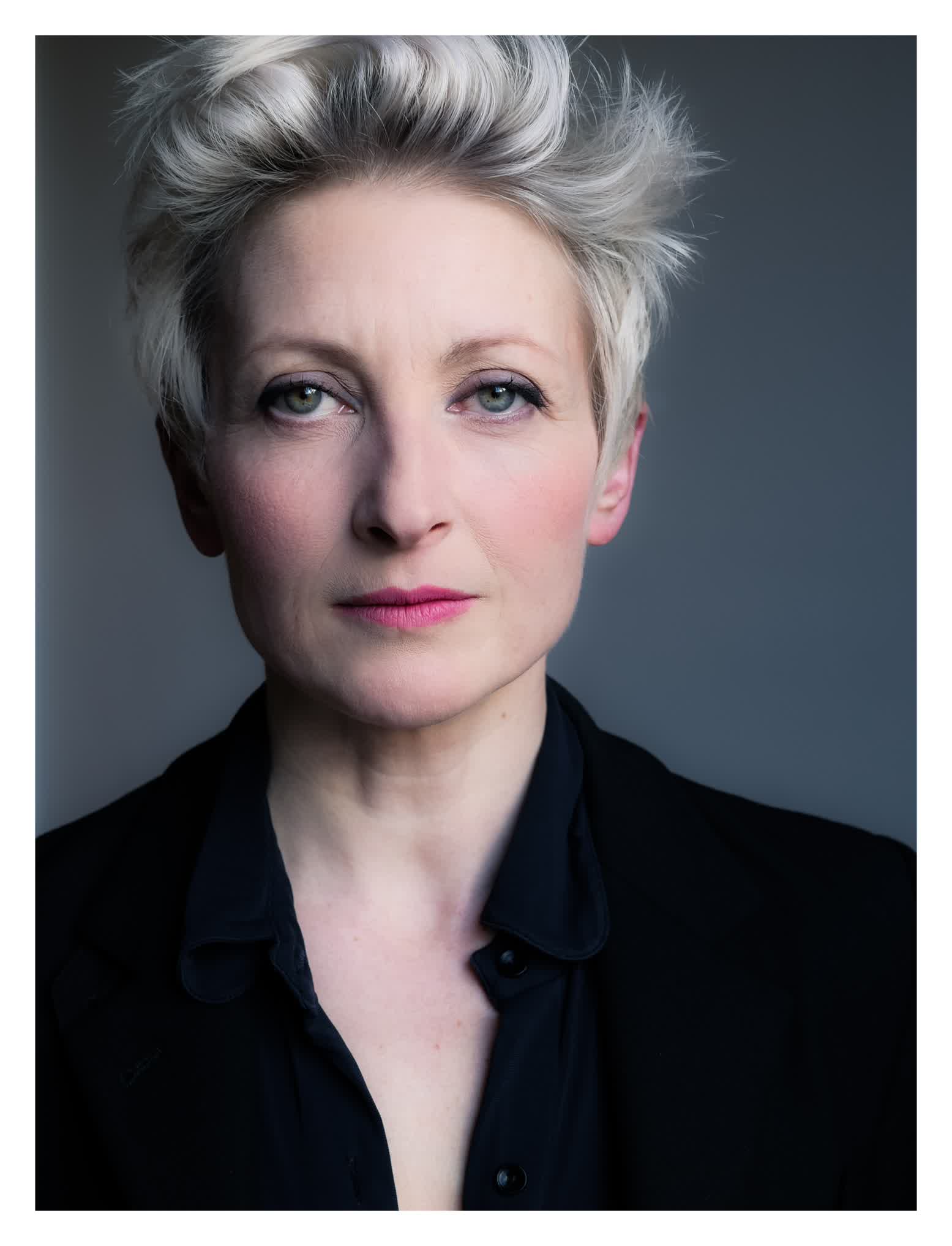 actor Hermione Gulliford large photo