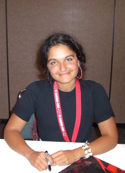 actor Katie Gray large photo