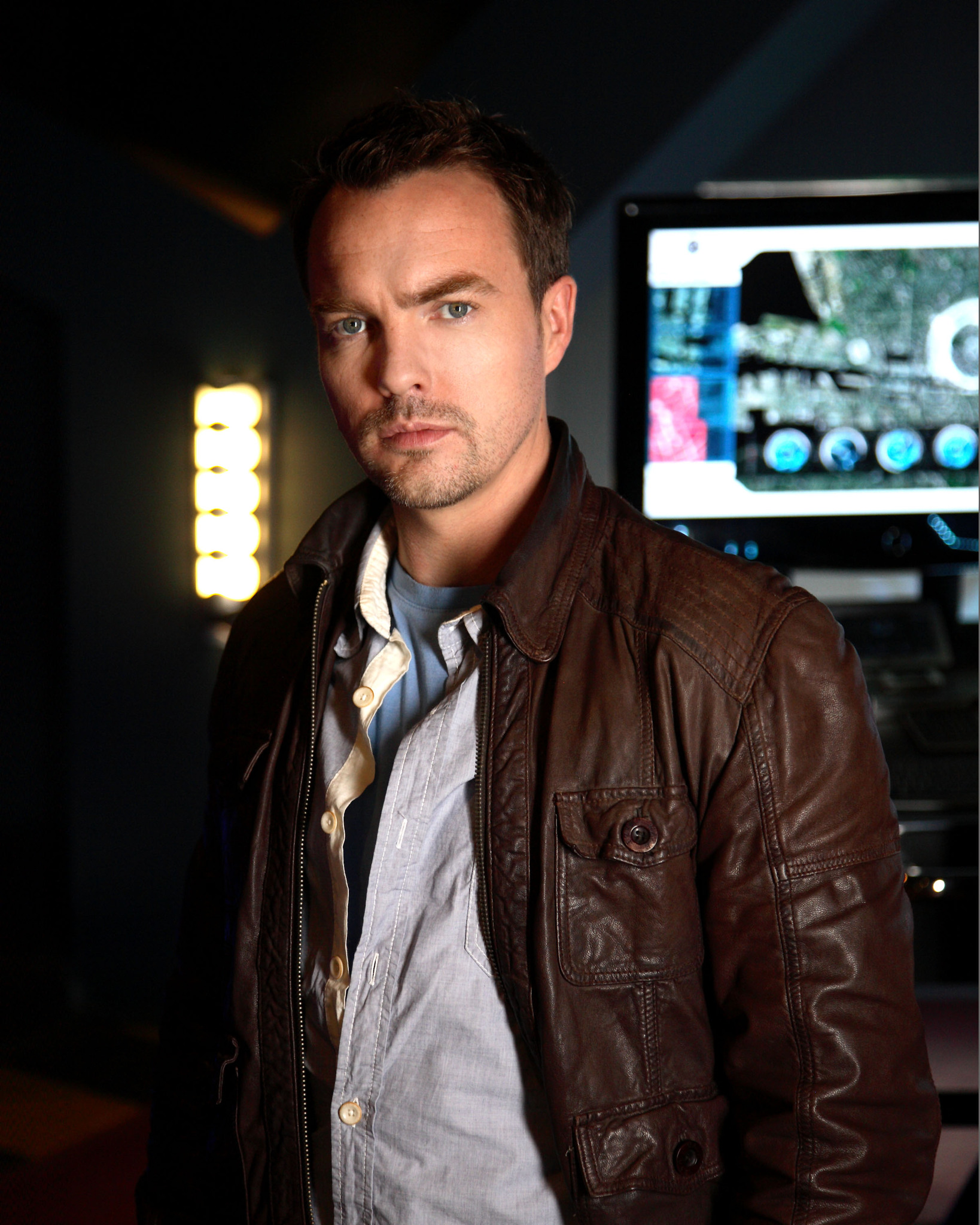 actor Ciarán McMenamin large photo