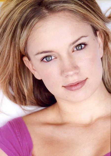 actor Tiffany Thornton large photo