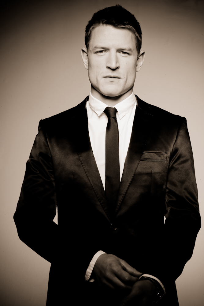 actor Philip Winchester large photo