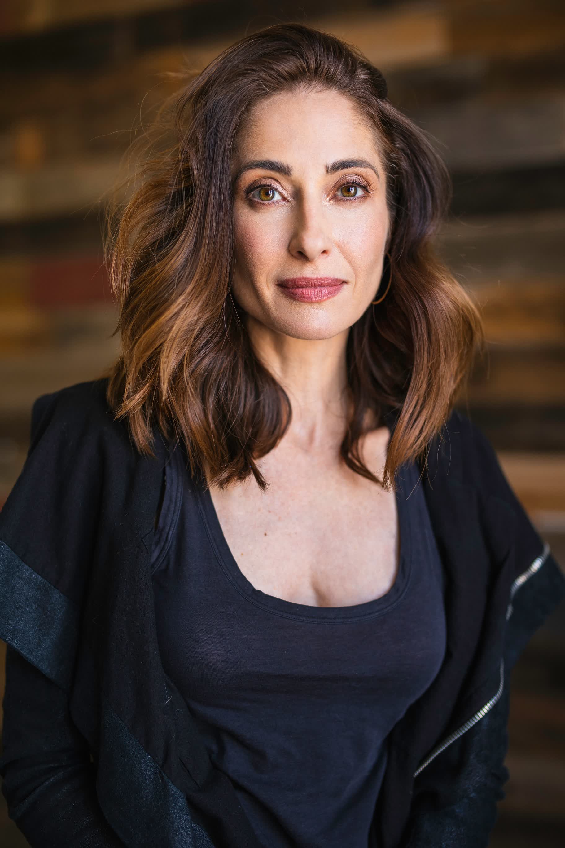 actor Lena Georgas large photo