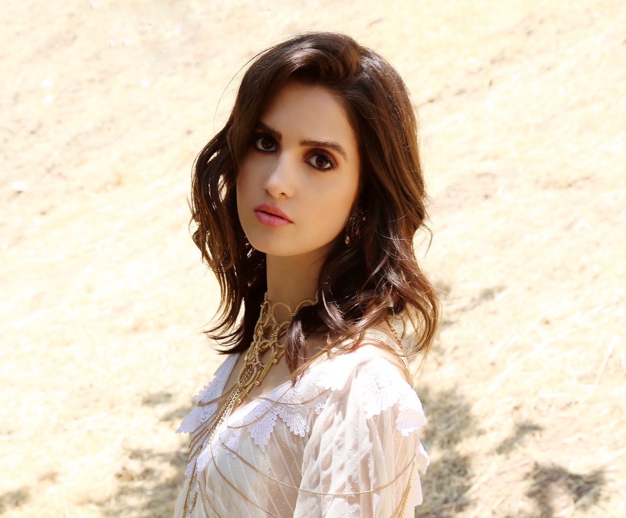 actor Laura Marano large photo
