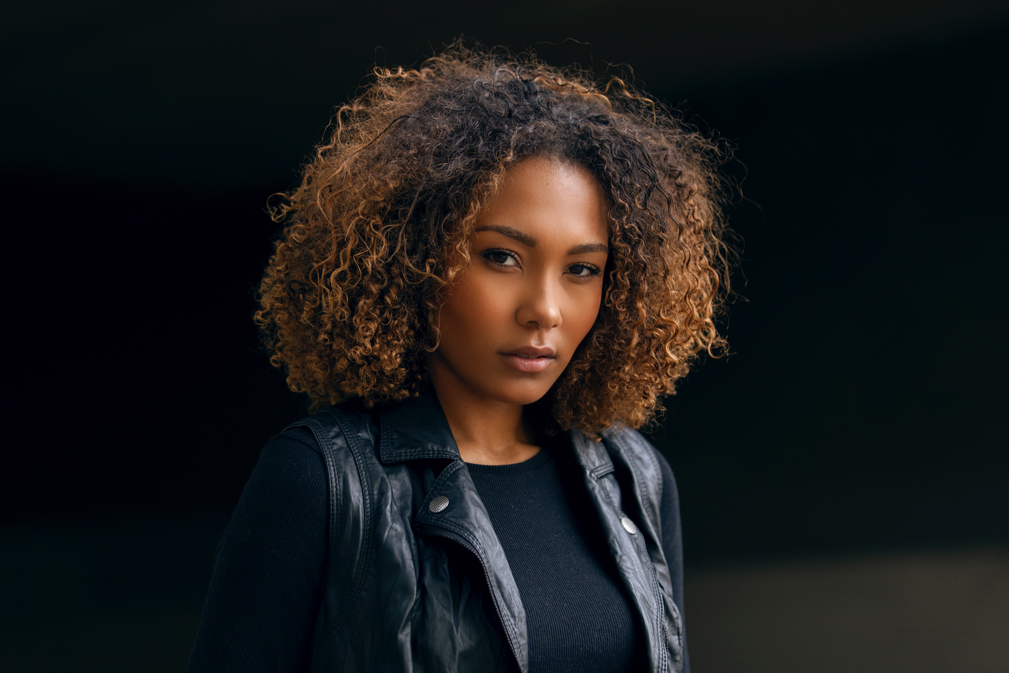 actor Parker McKenna Posey large photo