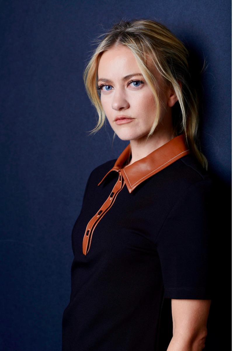 actor Meredith Hagner large photo