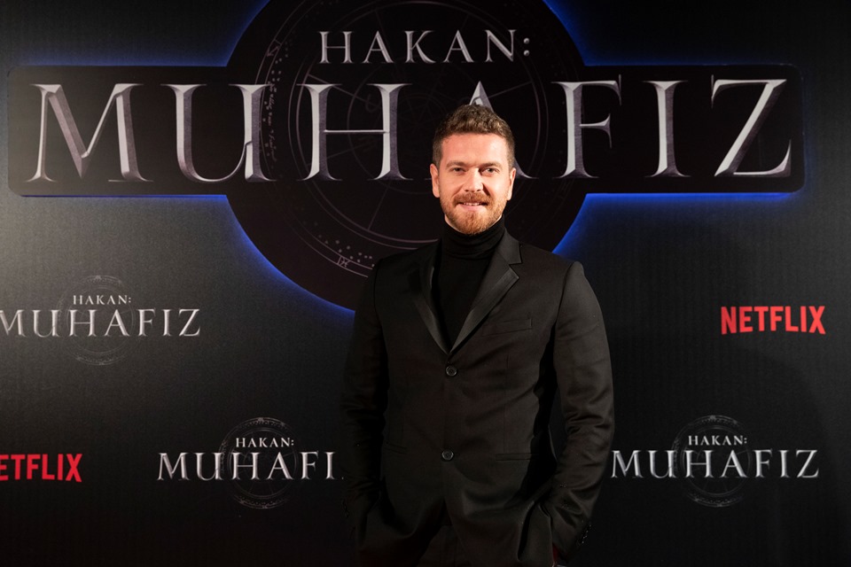 actor Engin Öztürk large photo