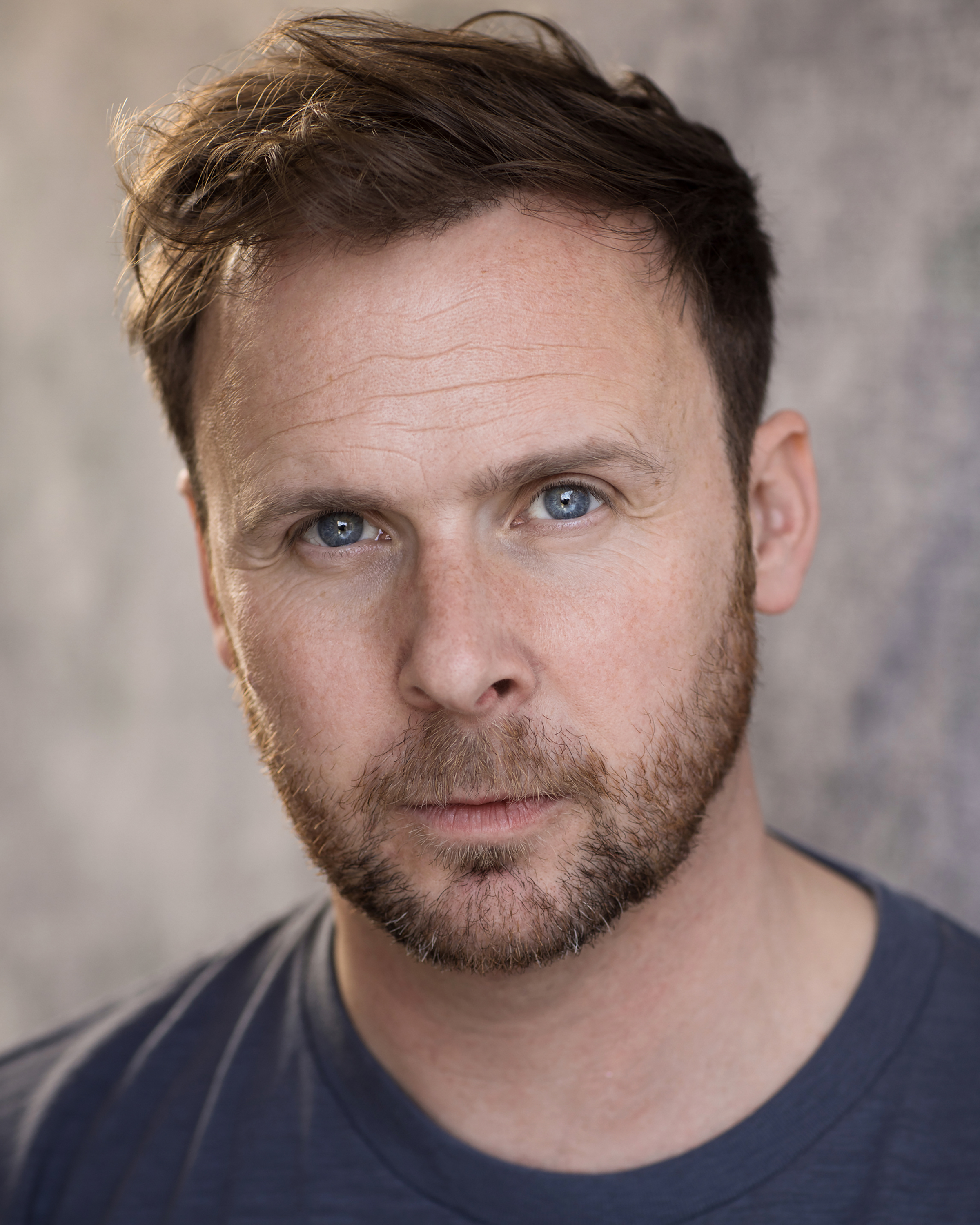 actor Colin Hoult large photo