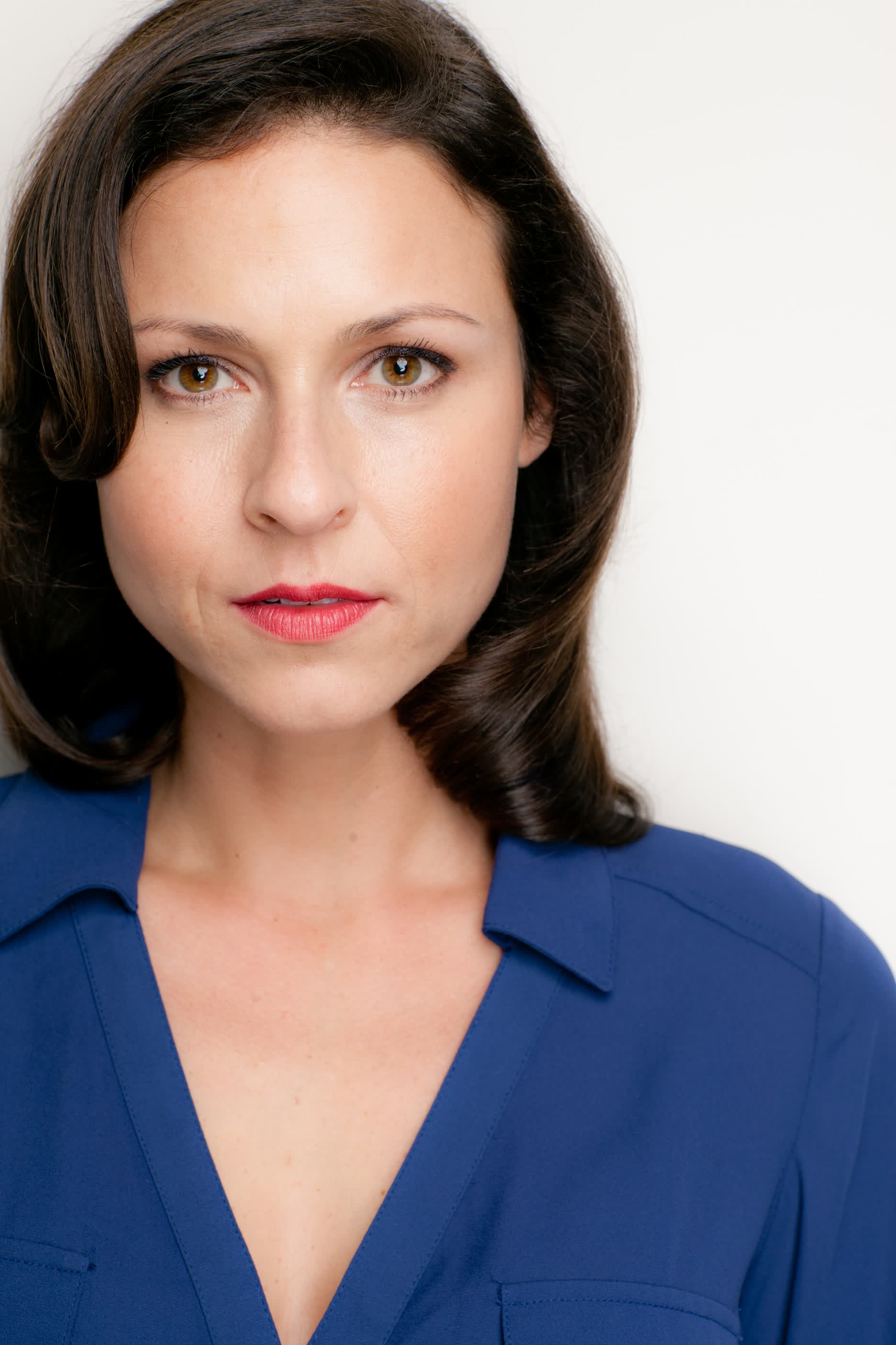 actor Vanessa Cloke large photo