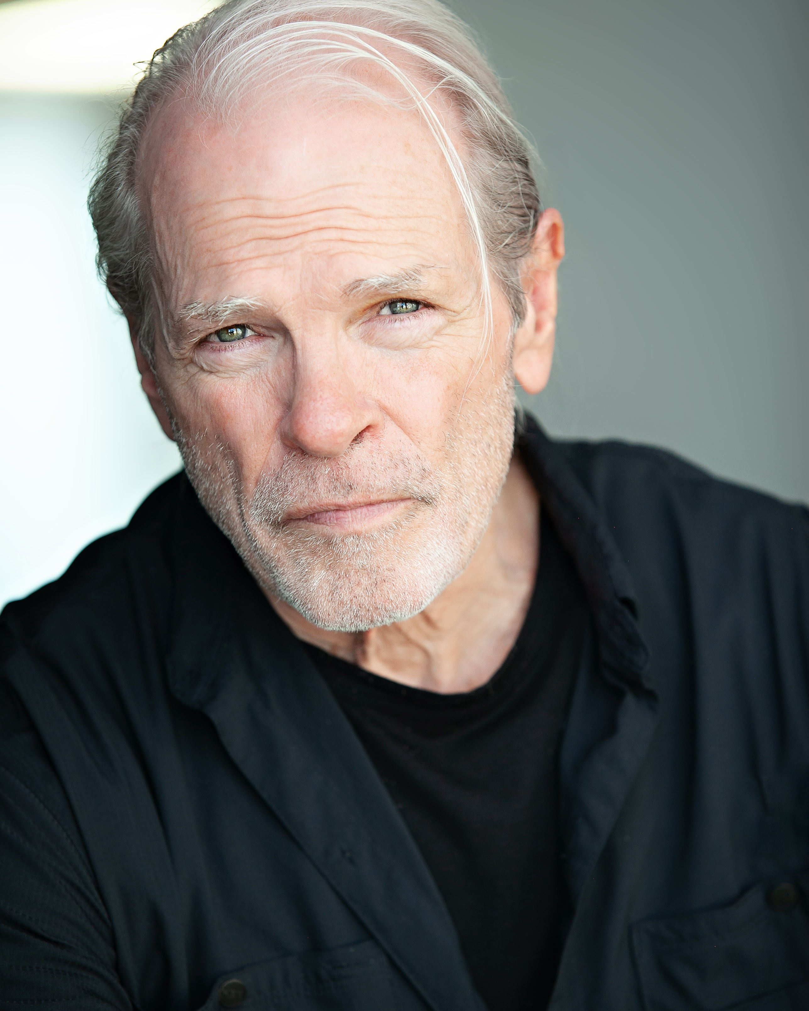 actor Michael Flynn large photo