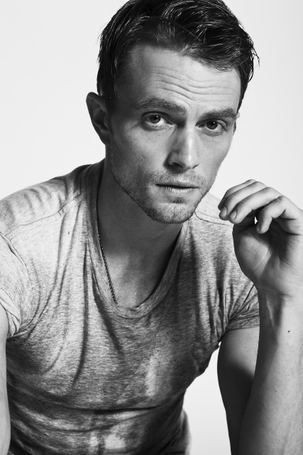 actor Wilson Bethel large photo