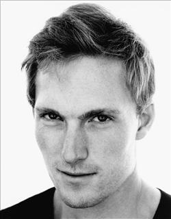 actor Sam Hoare large photo