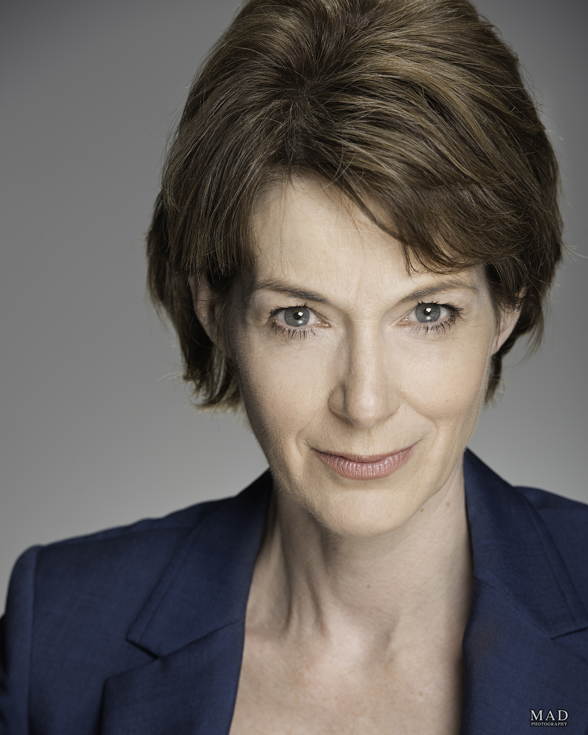 actor Victoria Wicks large photo