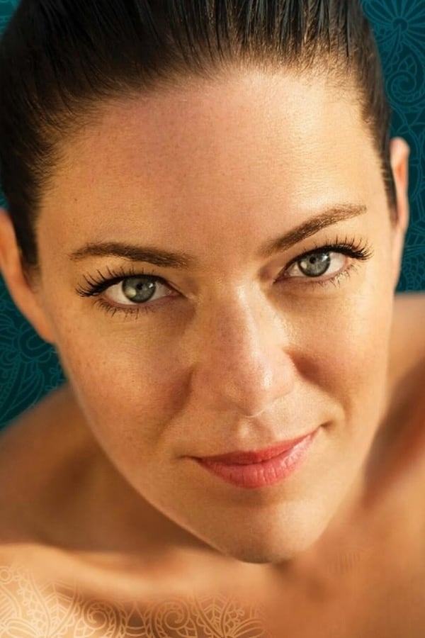 actor Emilie-Claire Barlow large photo