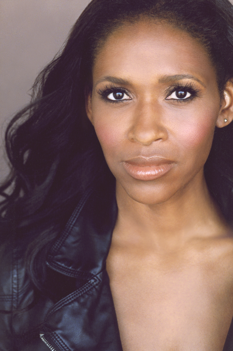 actor Merrin Dungey large photo