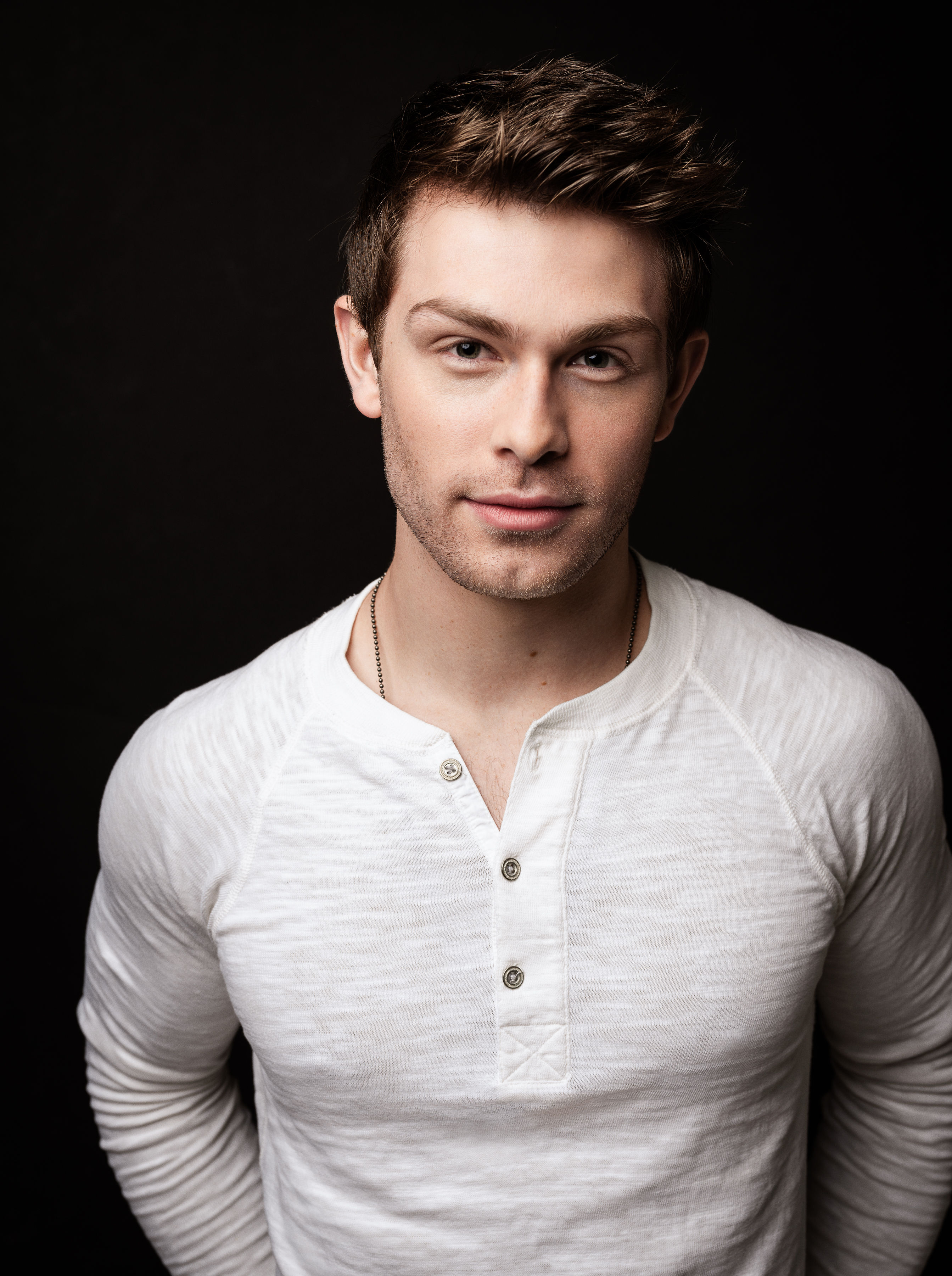 actor Evan Hofer large photo