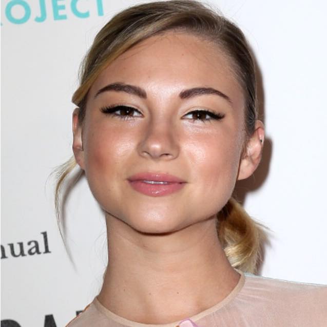 actor Allie Gonino large photo