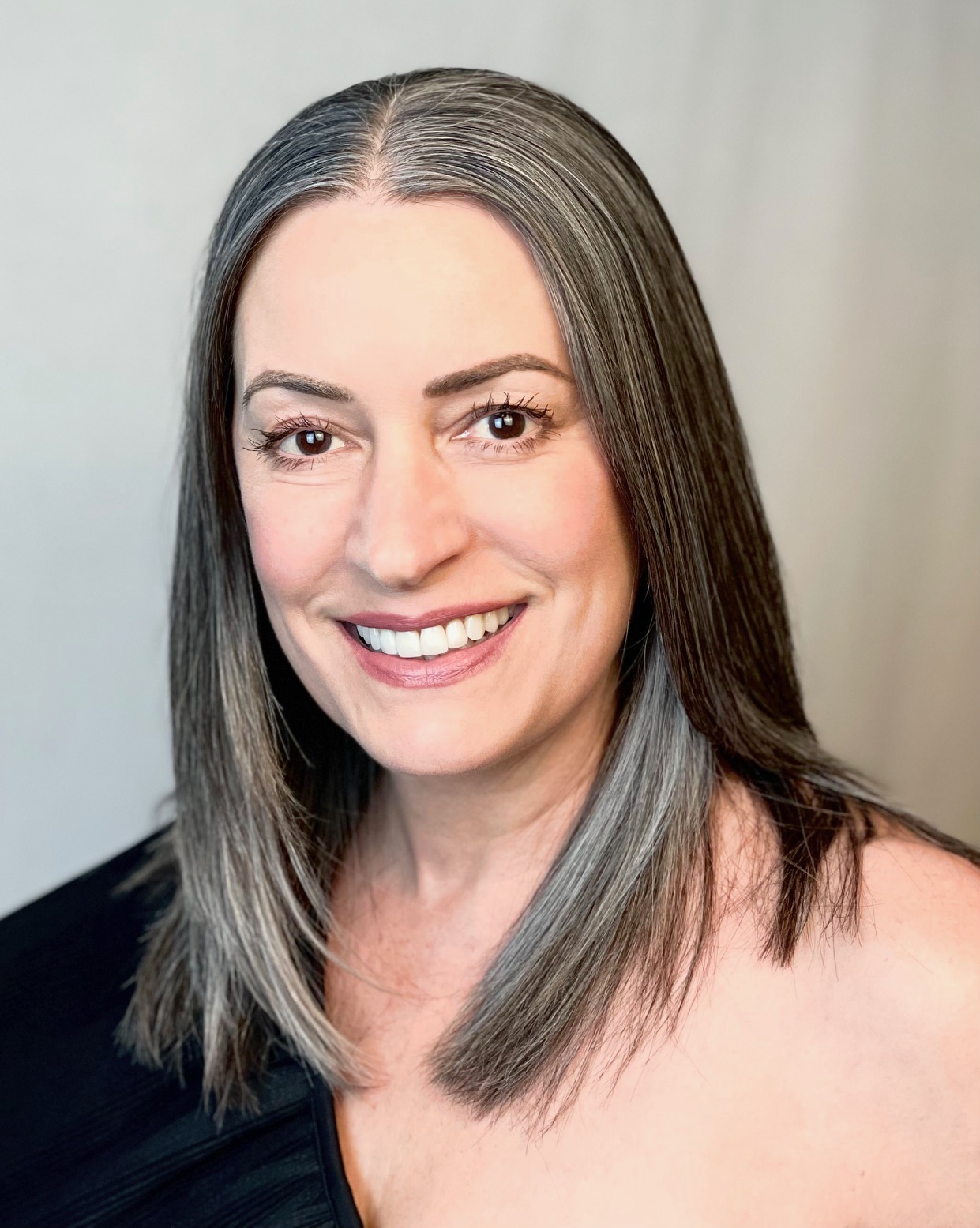 actor Paget Brewster large photo