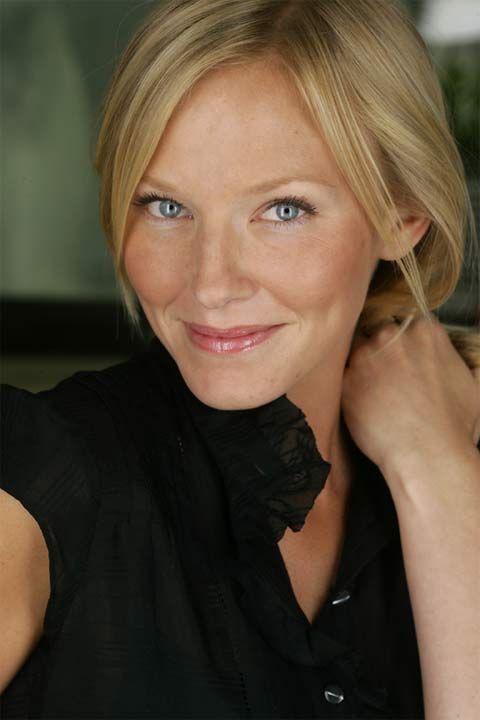 actor Kelli Giddish large photo