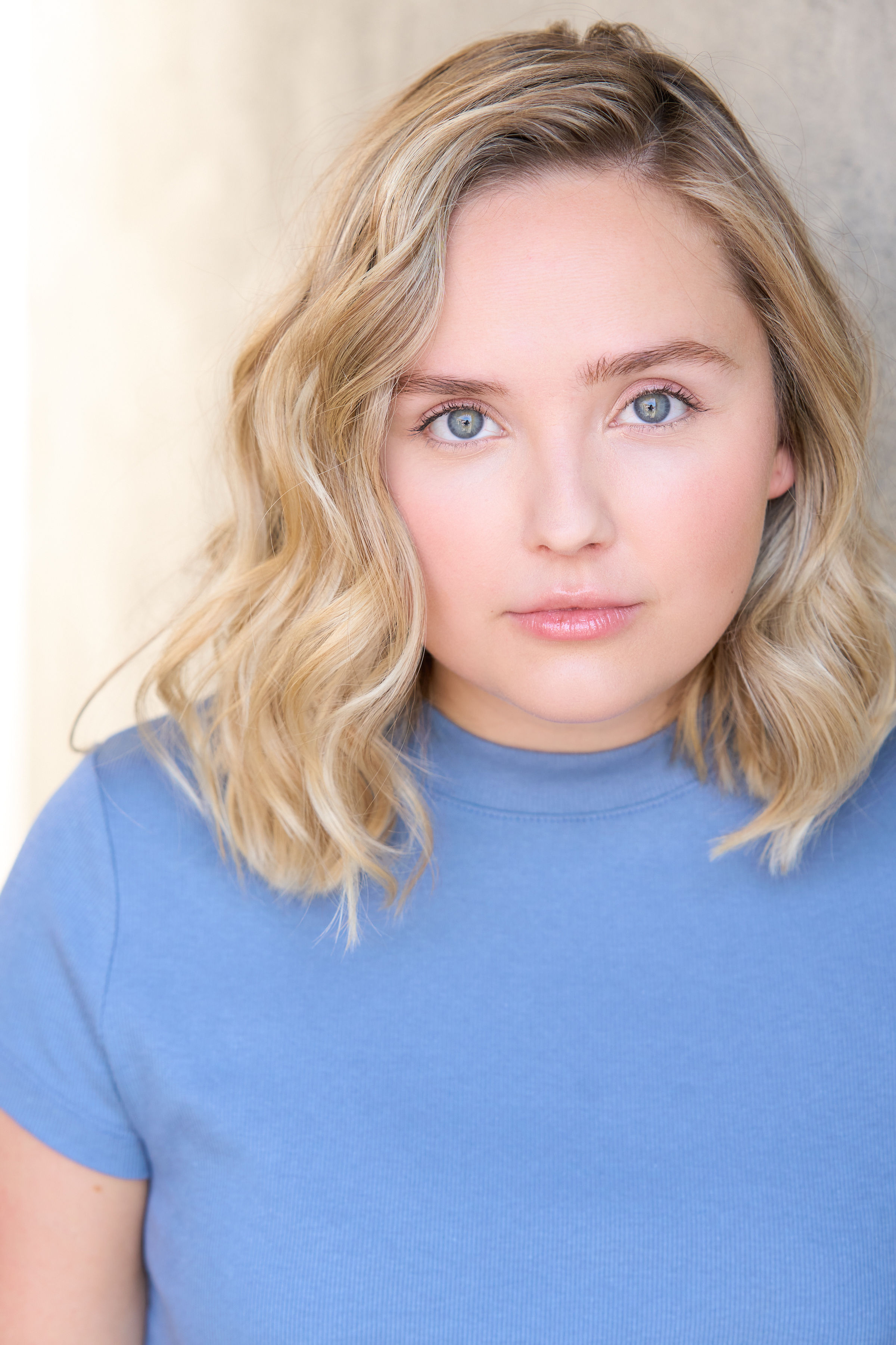 actor Mia Rose Frampton large photo