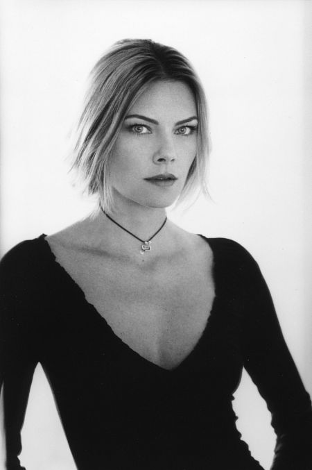 actor Paula Devicq large photo