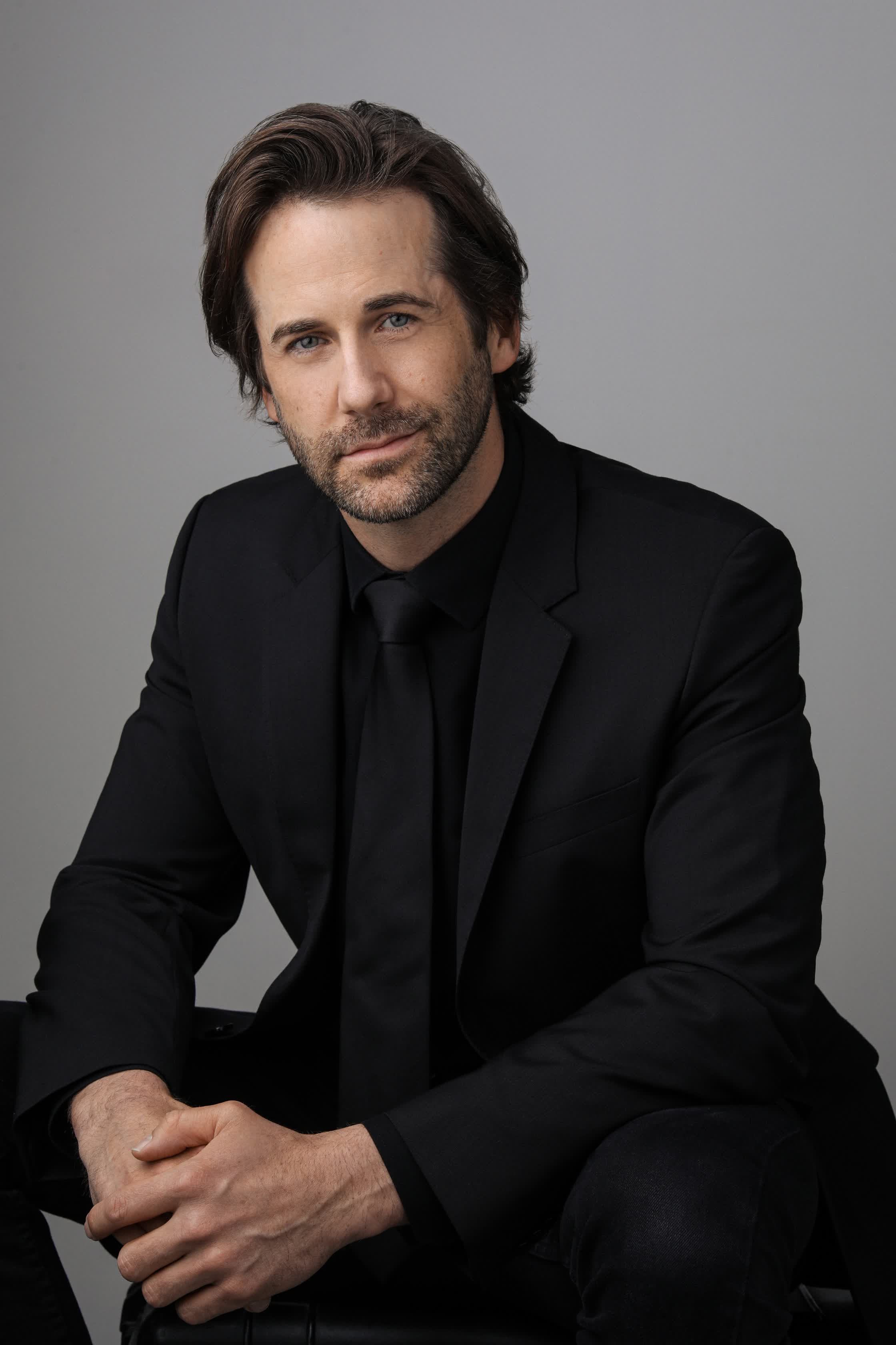 actor Niall Matter large photo