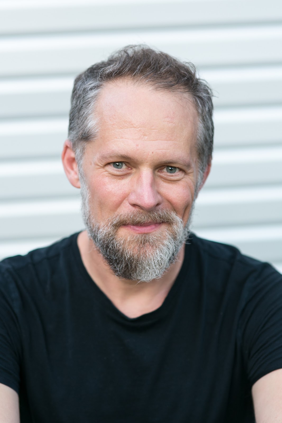 actor Chuck Huber large photo