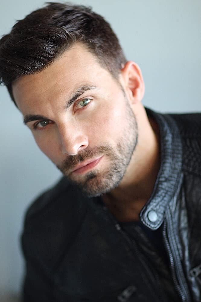 actor Erik Fellows large photo