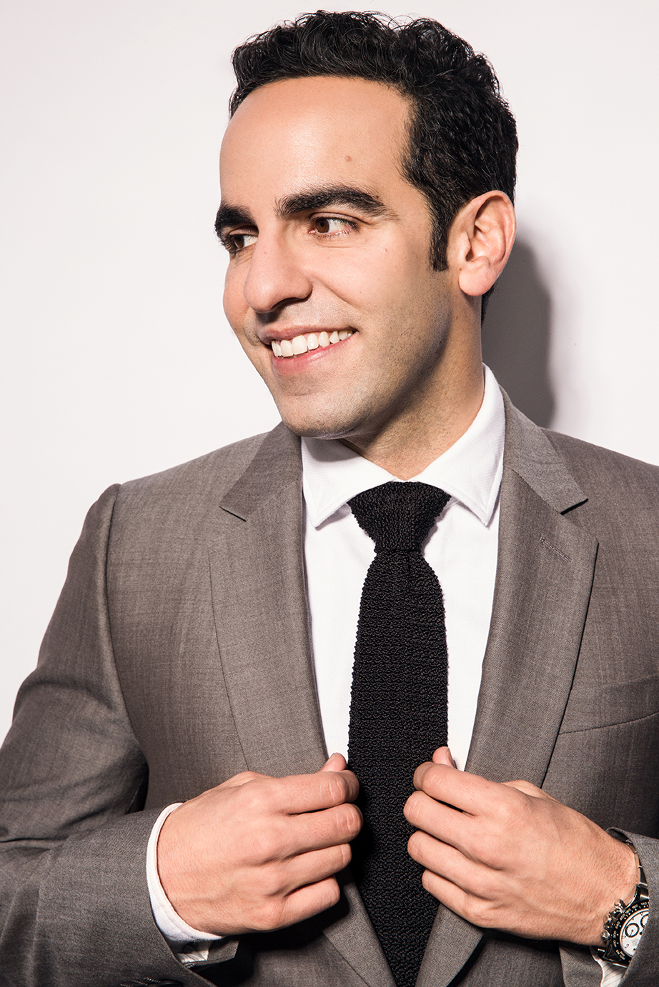 actor Dan Ahdoot large photo