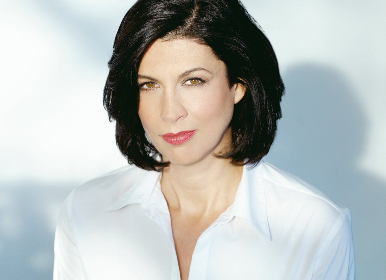 actor Anita La Selva large photo